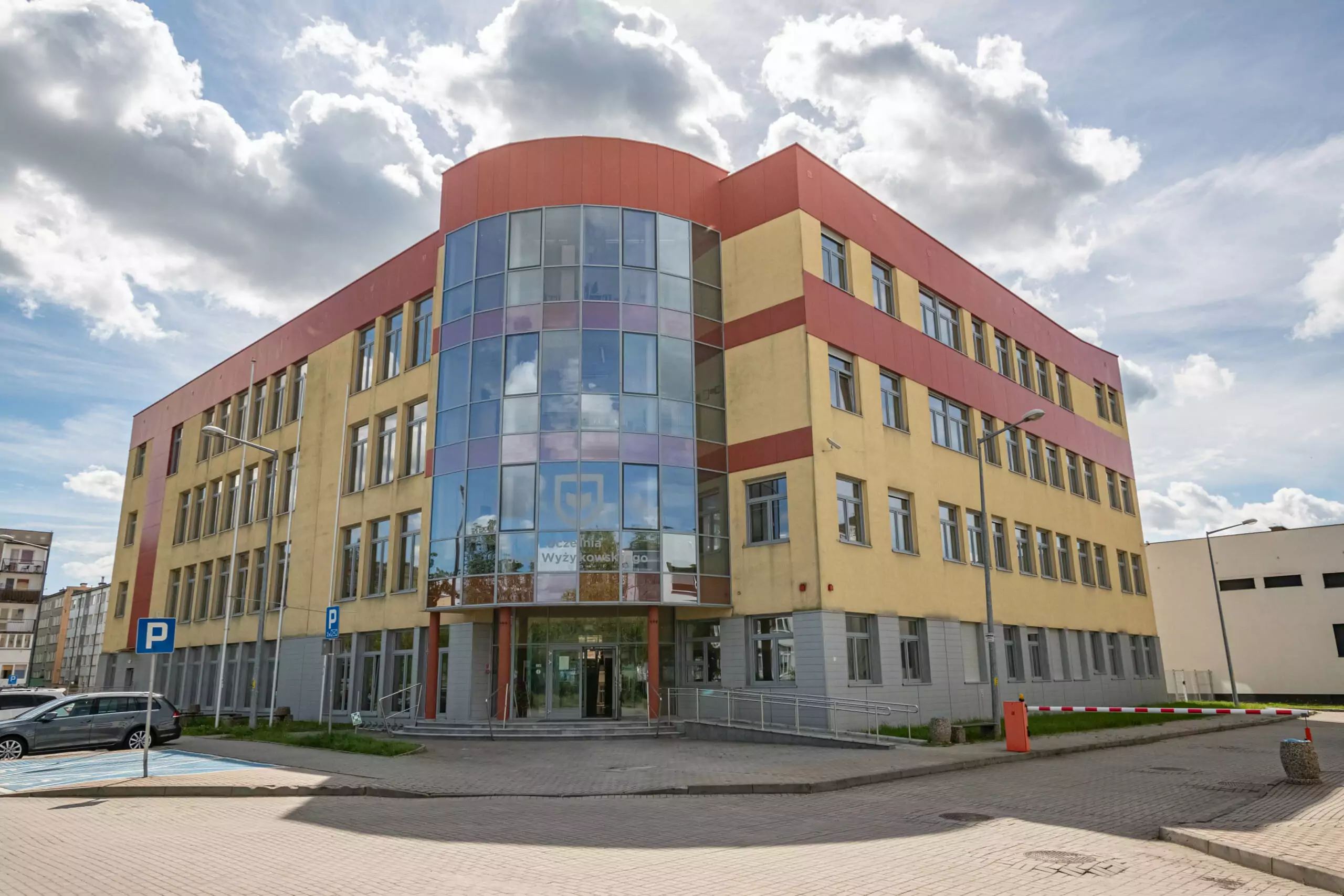 Geodezyjna obsługa budowy budynku dydaktycznego DWSPiT / UJW w Polkowicach